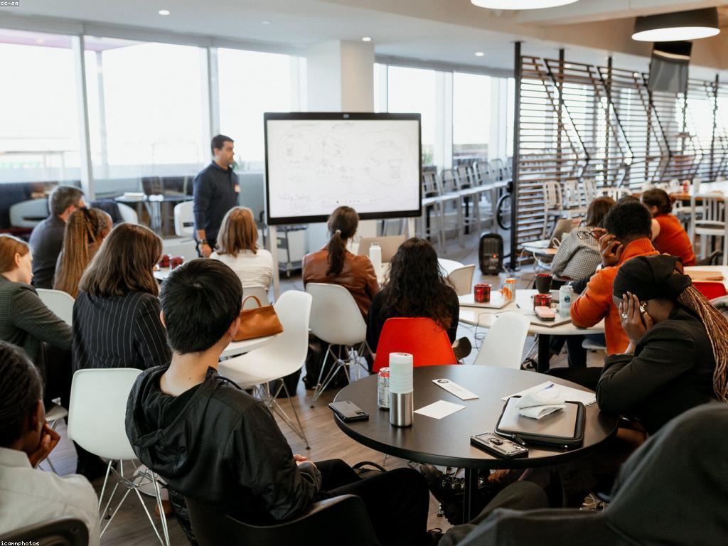 ការចុះឈ្មោះតាមអ៊ីនធឺណិត: វិធីសាស្ត្រនិងអត្ថប្រយោជន៍